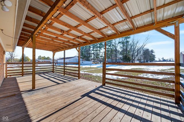 793 W 500 N, Whiteland, IN 46184