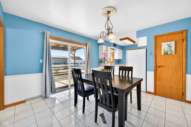 793 W 500 N, Whiteland, IN 46184