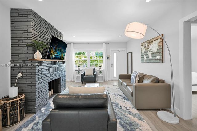 1315 NE 16th Ave, Fort Lauderdale, FL 33304