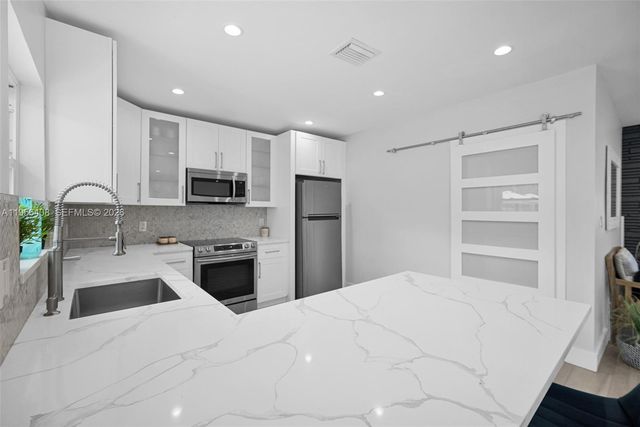 1315 NE 16th Ave, Fort Lauderdale, FL 33304