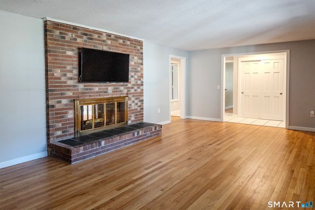 64 Somerset Lane, Somers, CT 06071