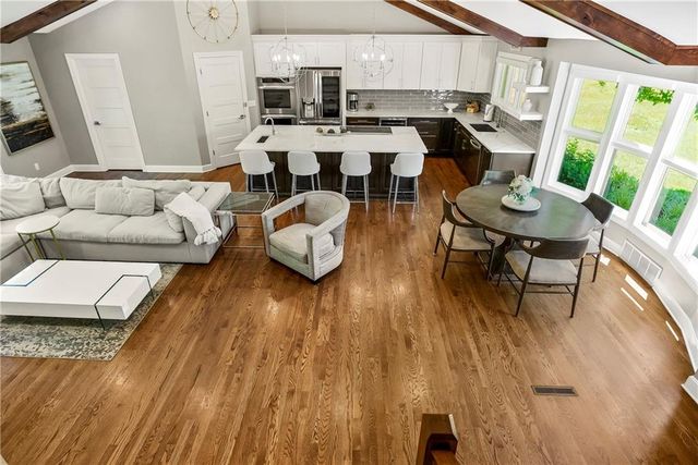 2724 W 63rd Street, Mission Hills, KS 66208
