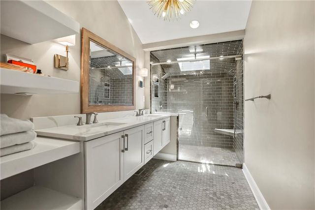 2724 W 63rd Street, Mission Hills, KS 66208