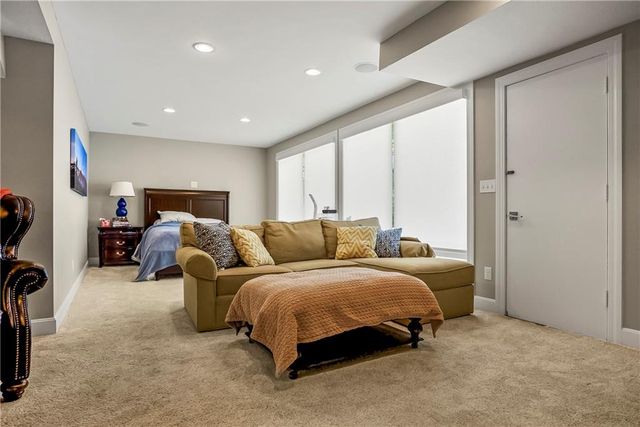 2724 W 63rd Street, Mission Hills, KS 66208