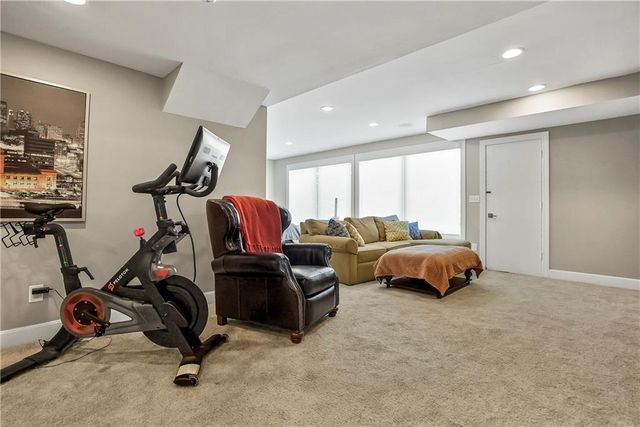 2724 W 63rd Street, Mission Hills, KS 66208