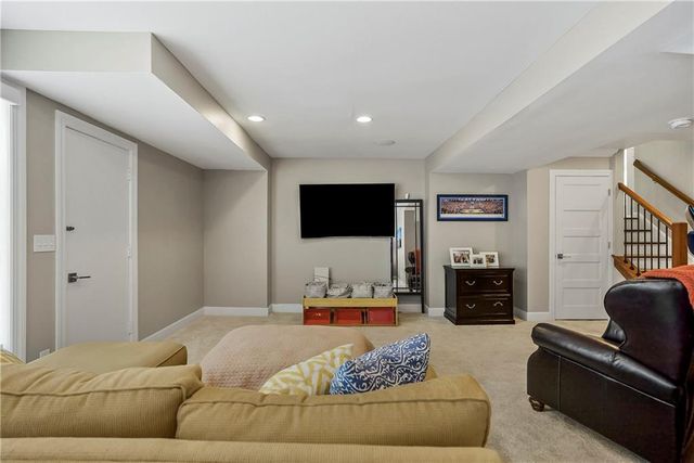 2724 W 63rd Street, Mission Hills, KS 66208