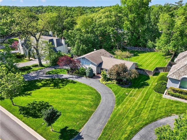 2724 W 63rd Street, Mission Hills, KS 66208
