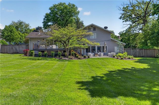 2724 W 63rd Street, Mission Hills, KS 66208
