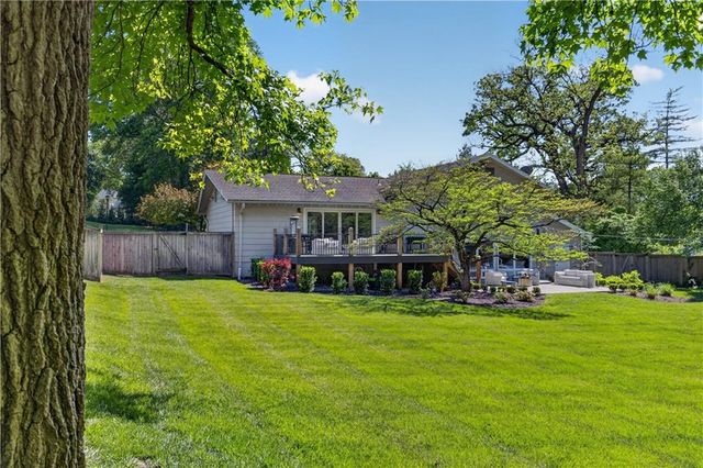 2724 W 63rd Street, Mission Hills, KS 66208