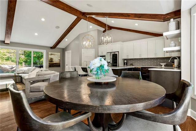 2724 W 63rd Street, Mission Hills, KS 66208