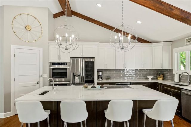 2724 W 63rd Street, Mission Hills, KS 66208
