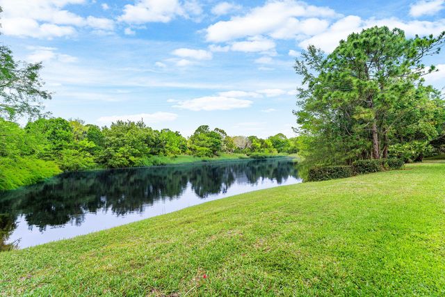123 Via Castilla, Jupiter, FL 33458