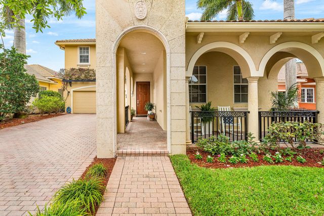 123 Via Castilla, Jupiter, FL 33458