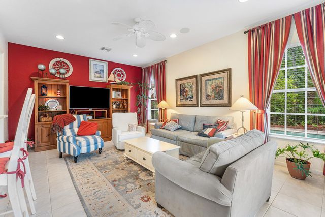 123 Via Castilla, Jupiter, FL 33458