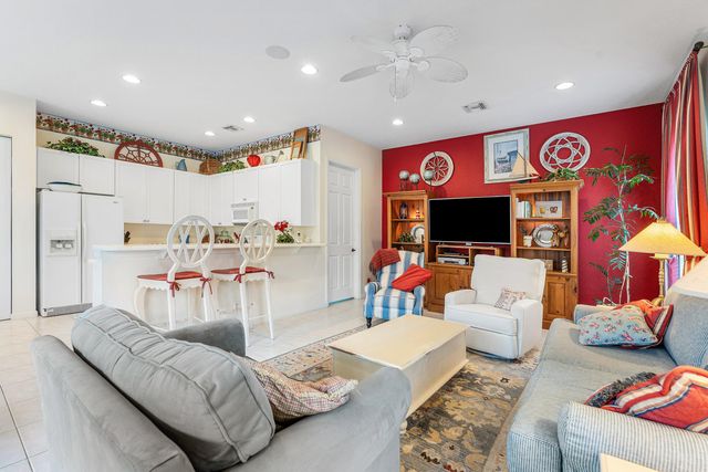 123 Via Castilla, Jupiter, FL 33458