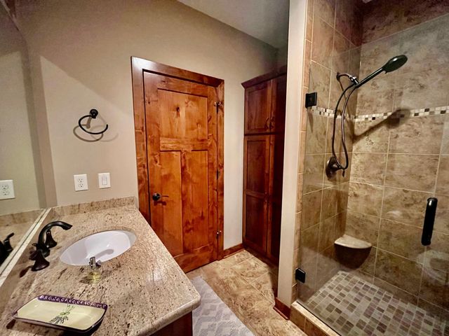 2915 Lake Vista Drive NW, Rochester, MN 55901
