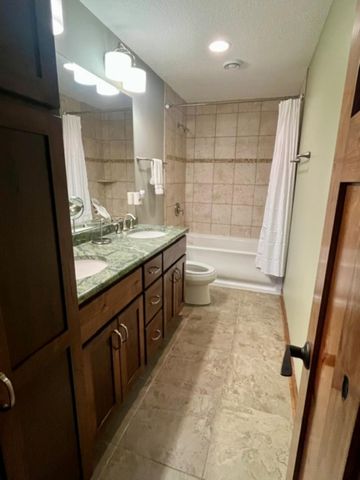 2915 Lake Vista Drive NW, Rochester, MN 55901