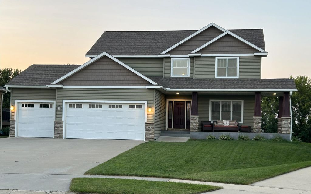 2915 Lake Vista Drive NW, Rochester, MN 55901