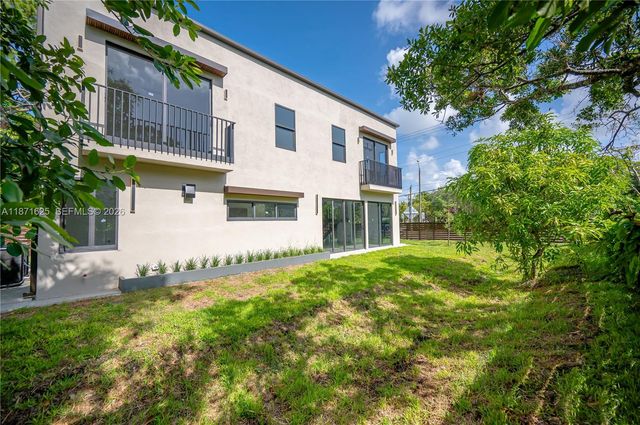 1200 SW 15th Ave, Fort Lauderdale, FL 33312