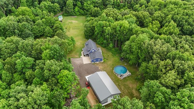 11803 Hoffman Road, Three Rivers, MI 49093