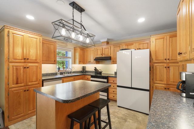 11803 Hoffman Road, Three Rivers, MI 49093