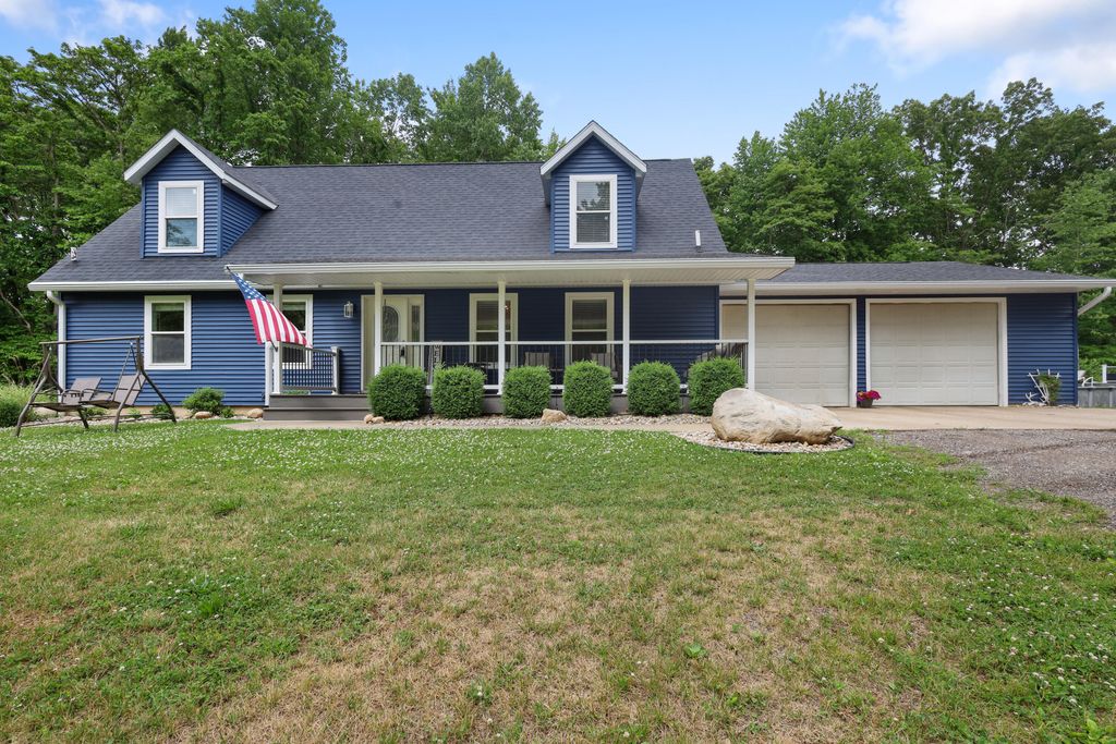 11803 Hoffman Road, Three Rivers, MI 49093