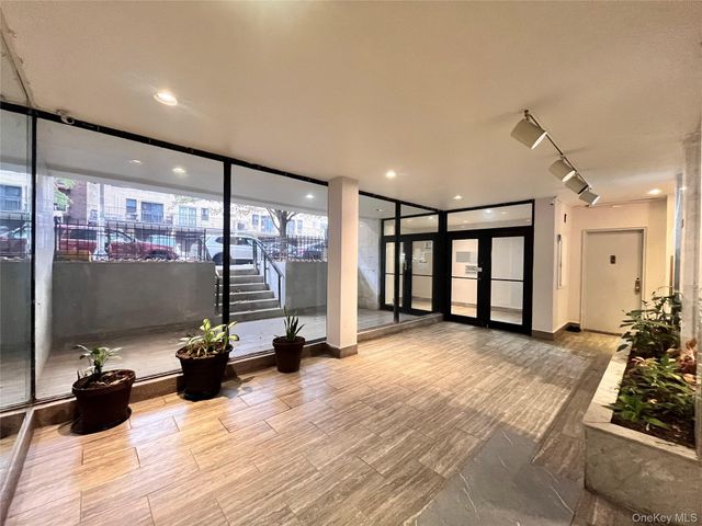 143-36 Barclay Ave 6C, Flushing, NY 11355