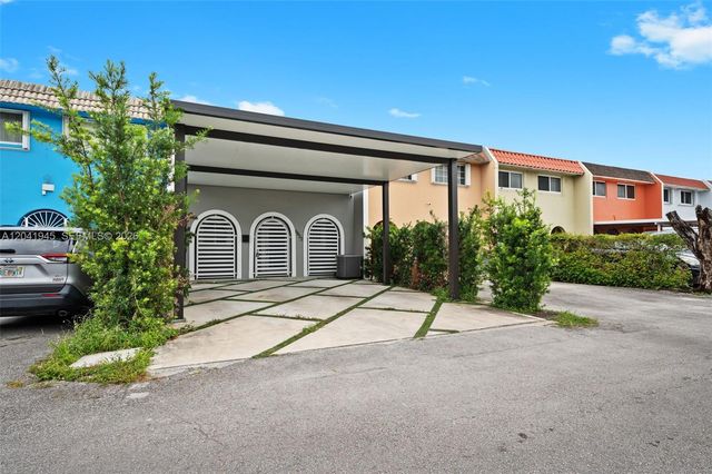 6832 W 2nd Ct, Hialeah, FL 33014