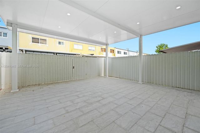 6832 W 2nd Ct, Hialeah, FL 33014