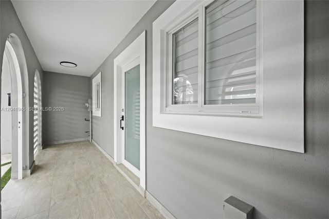 6832 W 2nd Ct, Hialeah, FL 33014