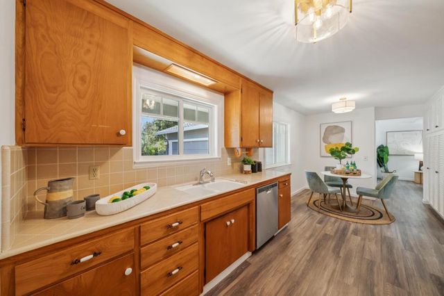 18855 Aspesi Drive, Saratoga, CA 95070