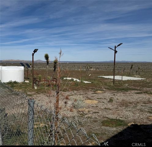 136 E Avenue W8, Pearblossom, CA 93553