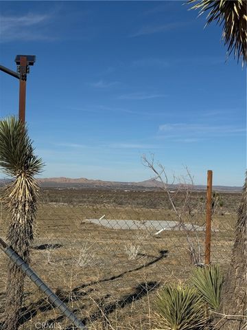 136 E Avenue W8, Pearblossom, CA 93553