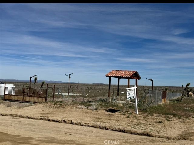 136 E Avenue W8, Pearblossom, CA 93553