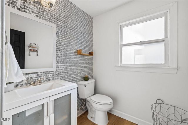 201 Pinewood Drive, Apex, NC 27502