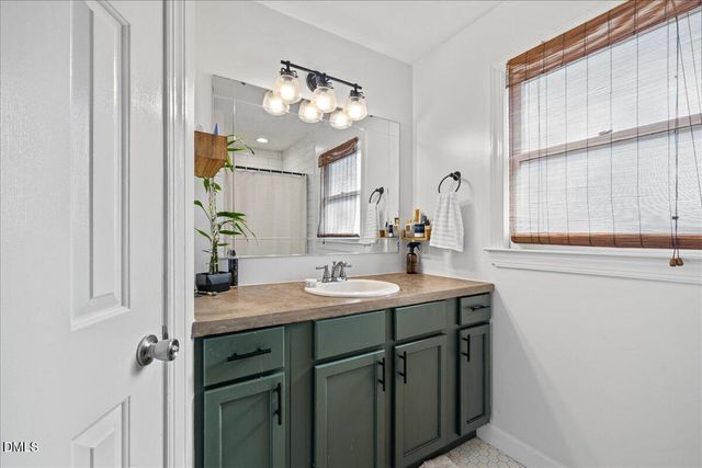 201 Pinewood Drive, Apex, NC 27502