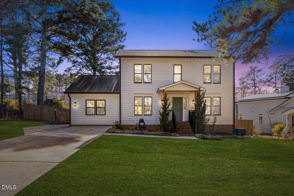 201 Pinewood Drive, Apex, NC 27502