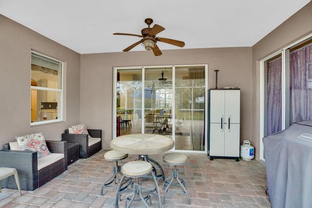 240 SW Champagne Ct Court SW, Vero Beach, FL 32968