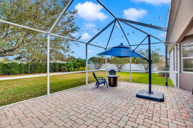 240 SW Champagne Ct Court SW, Vero Beach, FL 32968