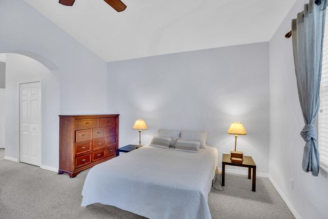 240 SW Champagne Ct Court SW, Vero Beach, FL 32968