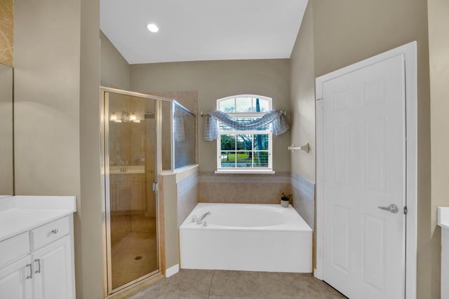 240 SW Champagne Ct Court SW, Vero Beach, FL 32968