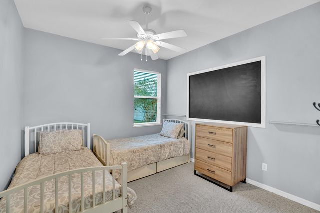 240 SW Champagne Ct Court SW, Vero Beach, FL 32968