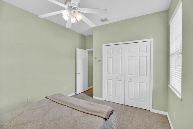 240 SW Champagne Ct Court SW, Vero Beach, FL 32968