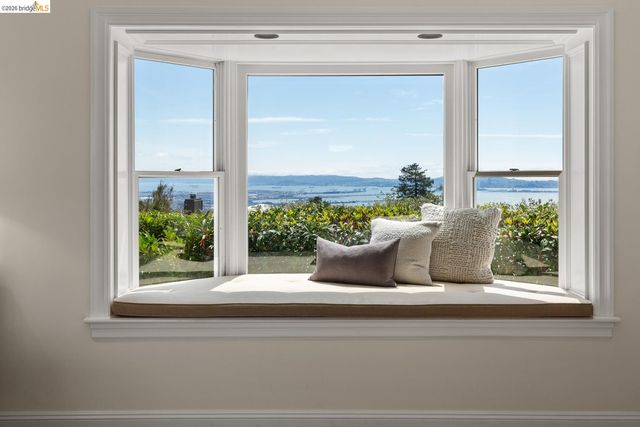 1064 Overlook Rd, Berkeley, CA 94708