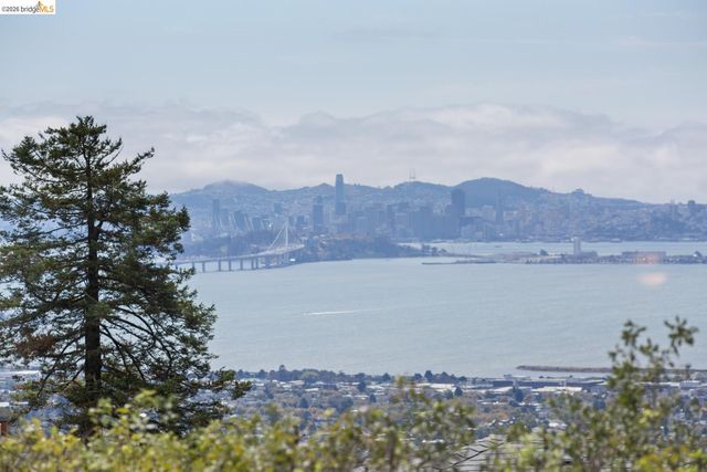 1064 Overlook Rd, Berkeley, CA 94708
