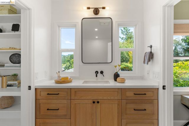 1064 Overlook Rd, Berkeley, CA 94708