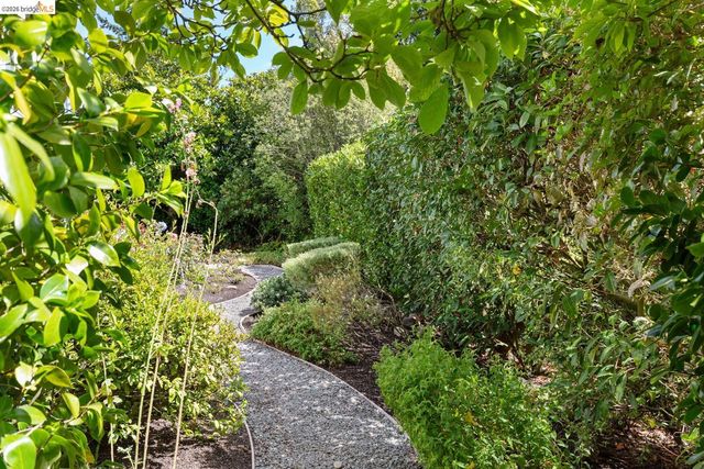 1064 Overlook Rd, Berkeley, CA 94708