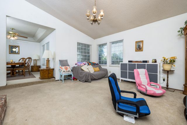 1352 N M Street, Tulare, CA 93274