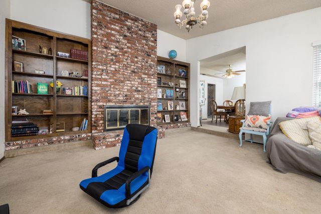 1352 N M Street, Tulare, CA 93274