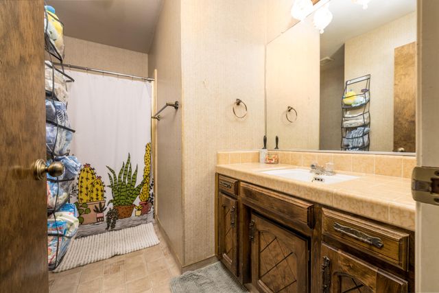 1352 N M Street, Tulare, CA 93274